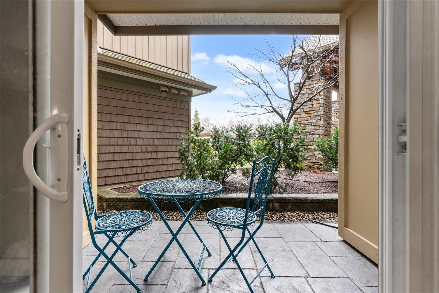 102B 45595 TAMIHI WAY, Garrison Crossing, Chilliwack