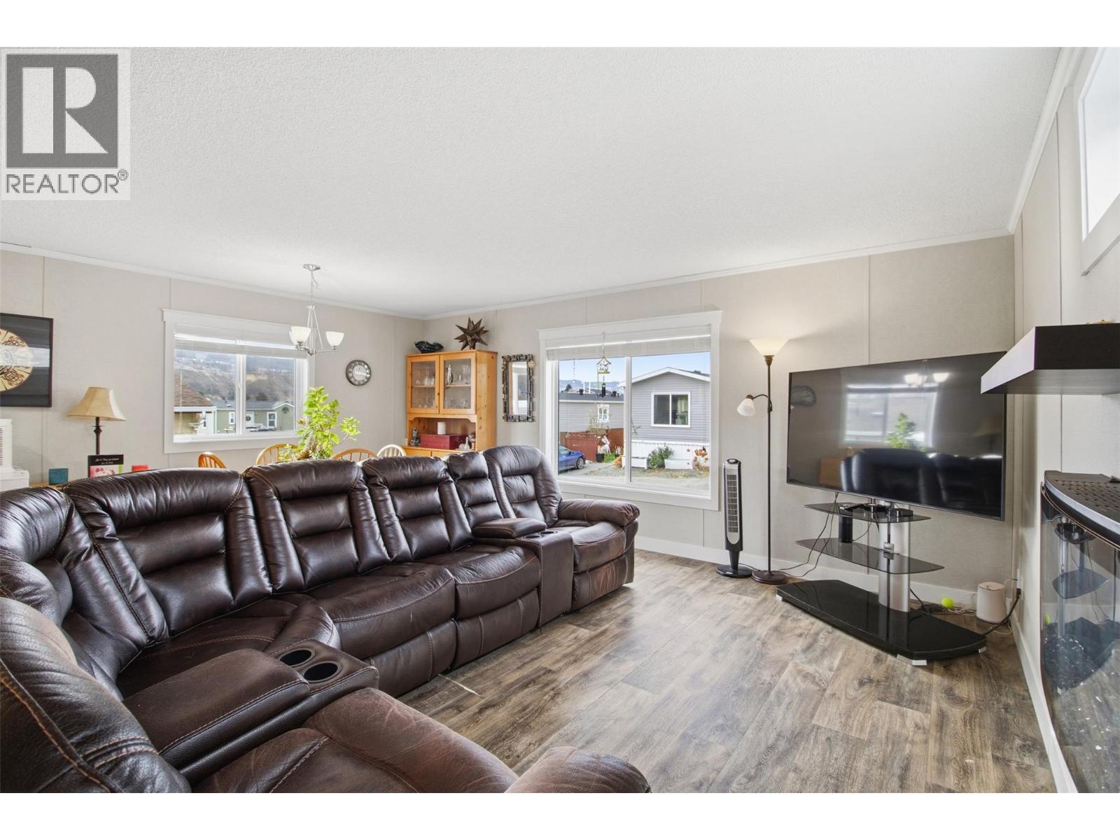 #17 712 SHUSWAP ROAD E - 9