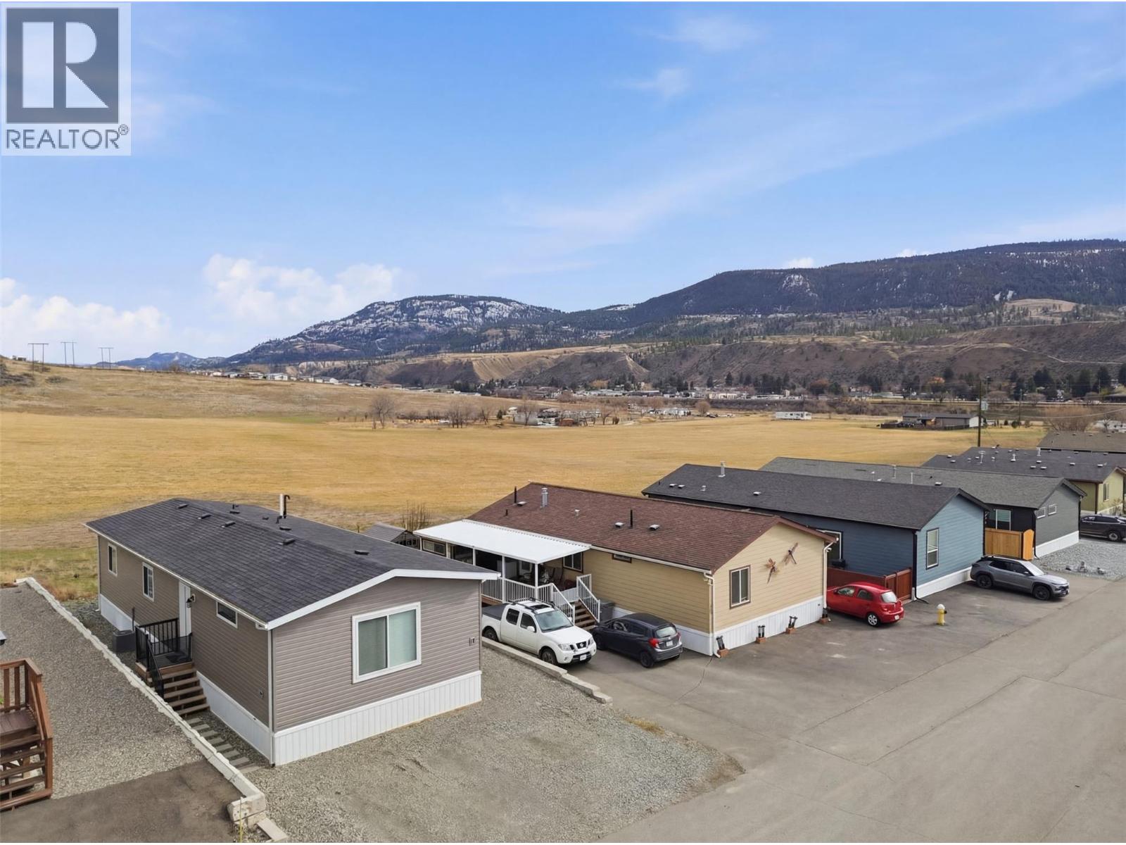 #17 712 SHUSWAP ROAD E - 27