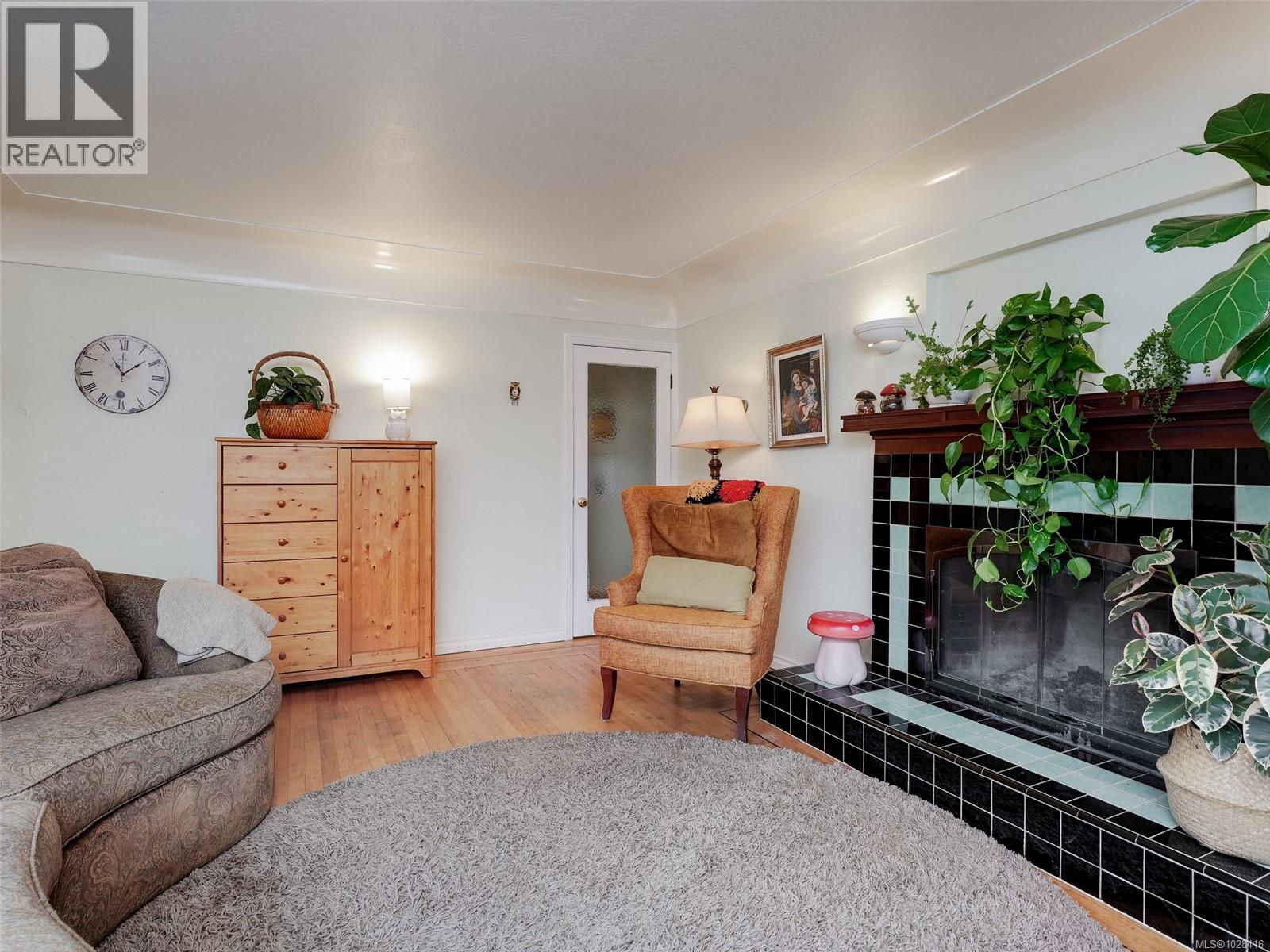 3900 ASCOT DR - Image 3