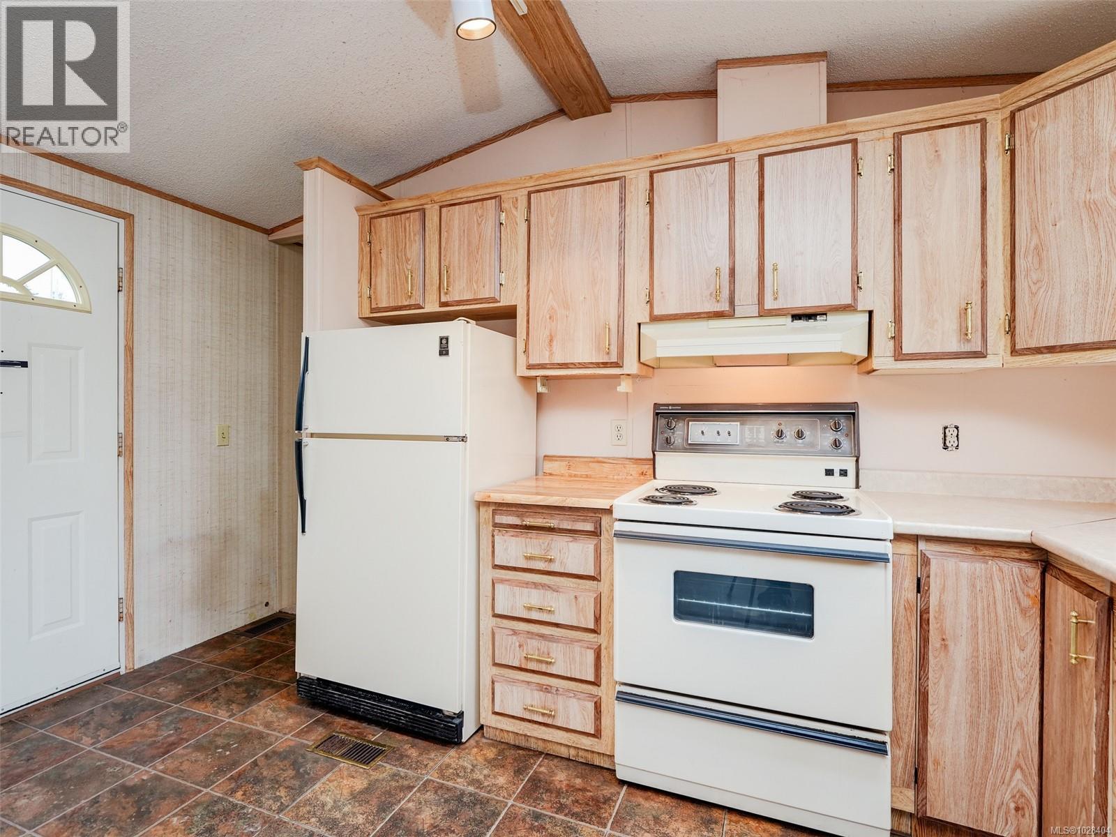 #52 7701 CENTRAL SAANICH RD - 10