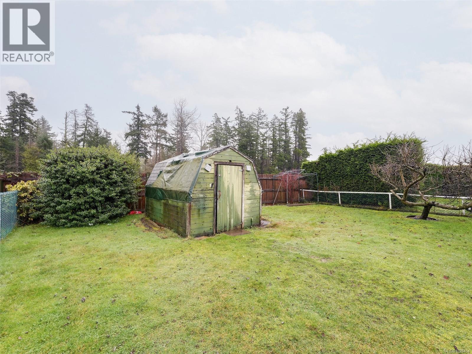 #52 7701 CENTRAL SAANICH RD - 19