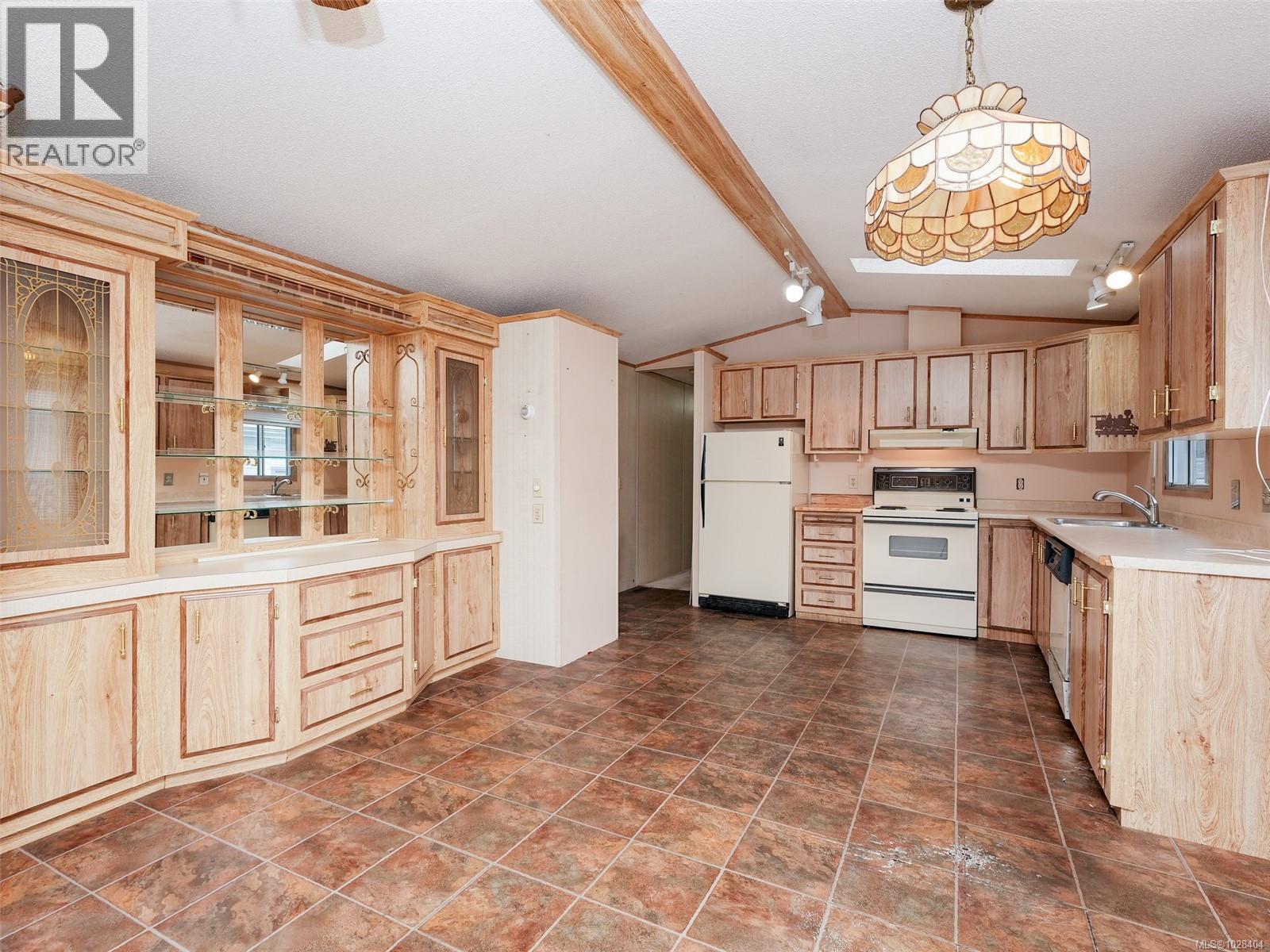 #52 7701 CENTRAL SAANICH RD - 7