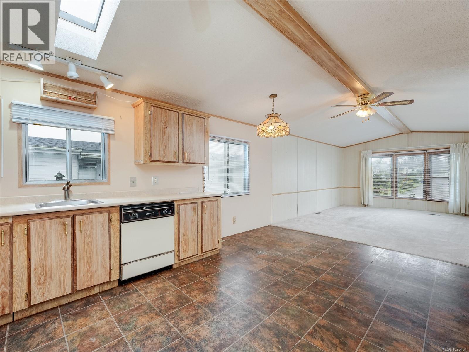 #52 7701 CENTRAL SAANICH RD - 9