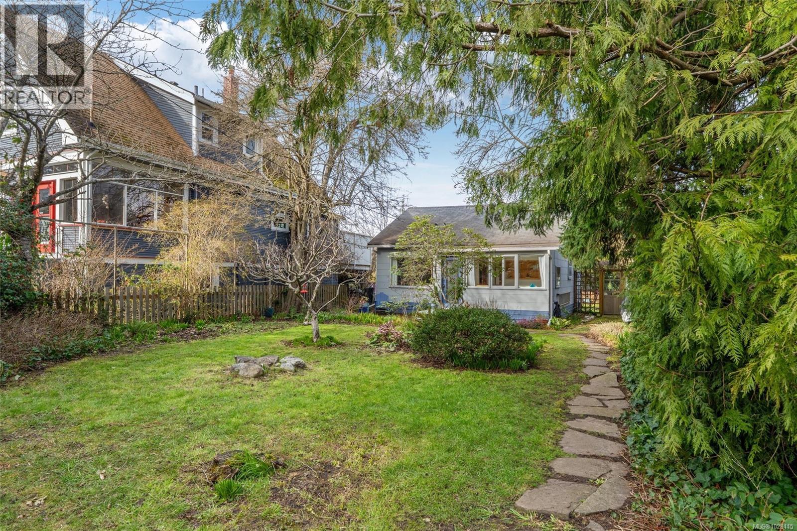 1612 PEMBROKE ST - Image 2