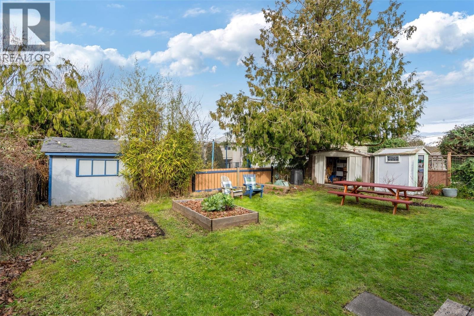 1612 PEMBROKE ST - 23