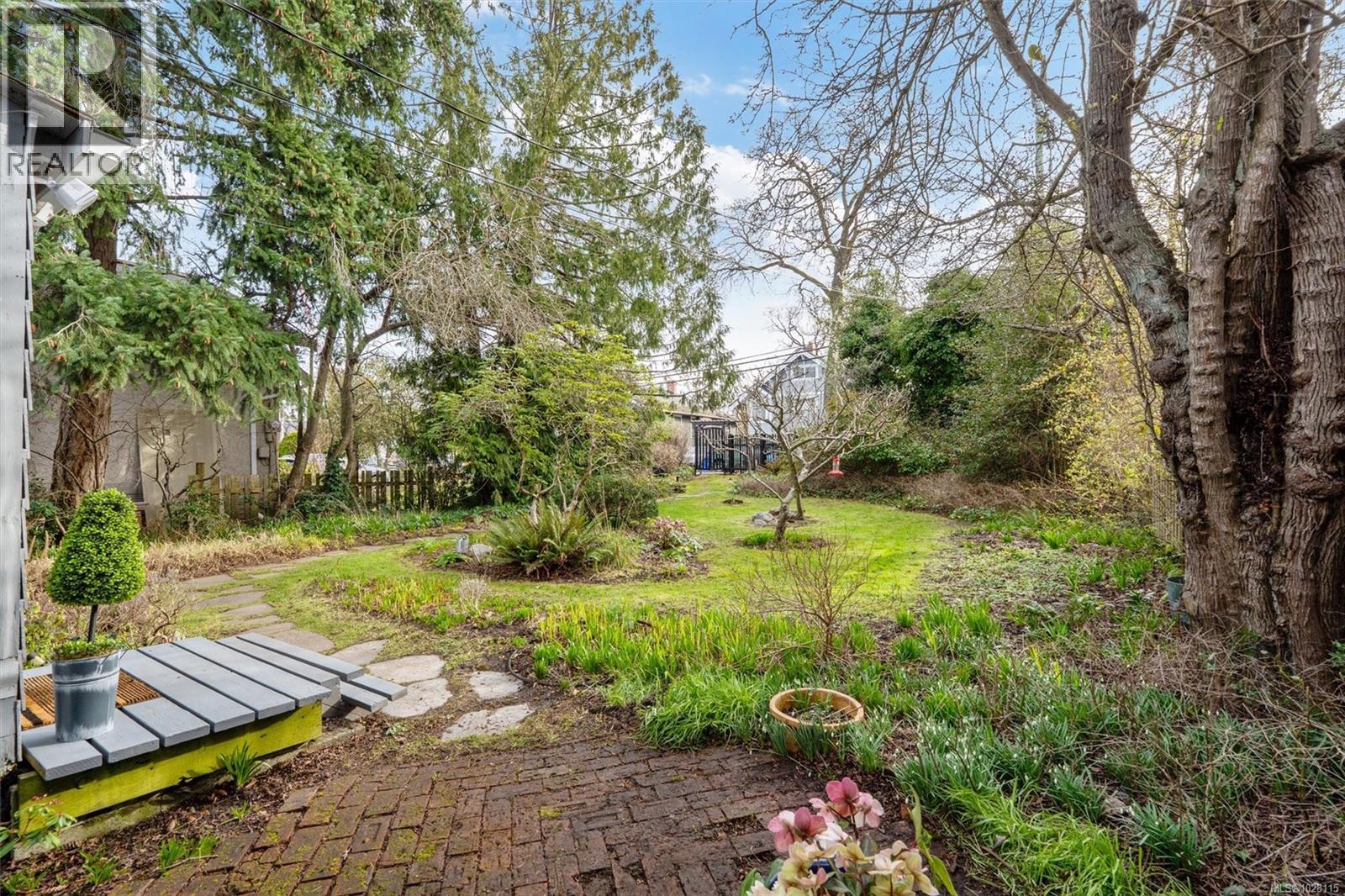 1612 PEMBROKE ST - 28