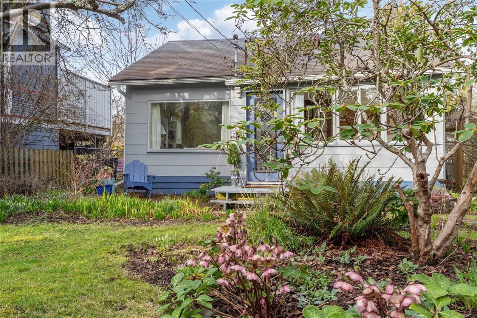 1612 PEMBROKE ST - 33