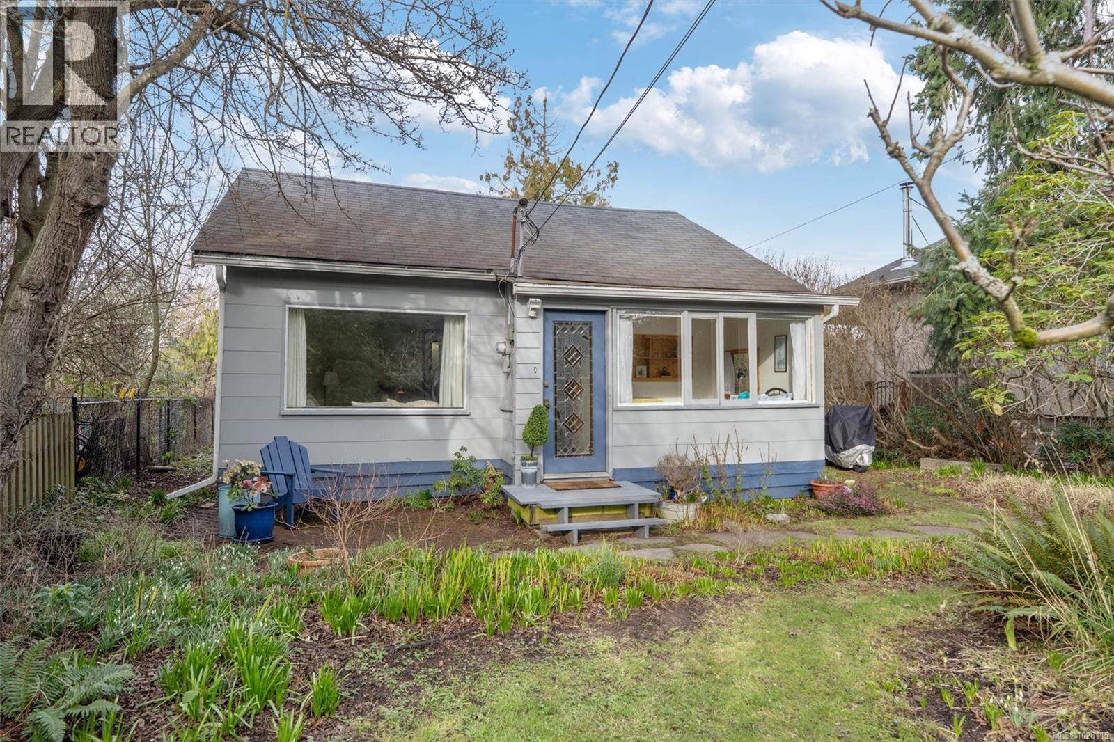 1612 PEMBROKE ST - 4