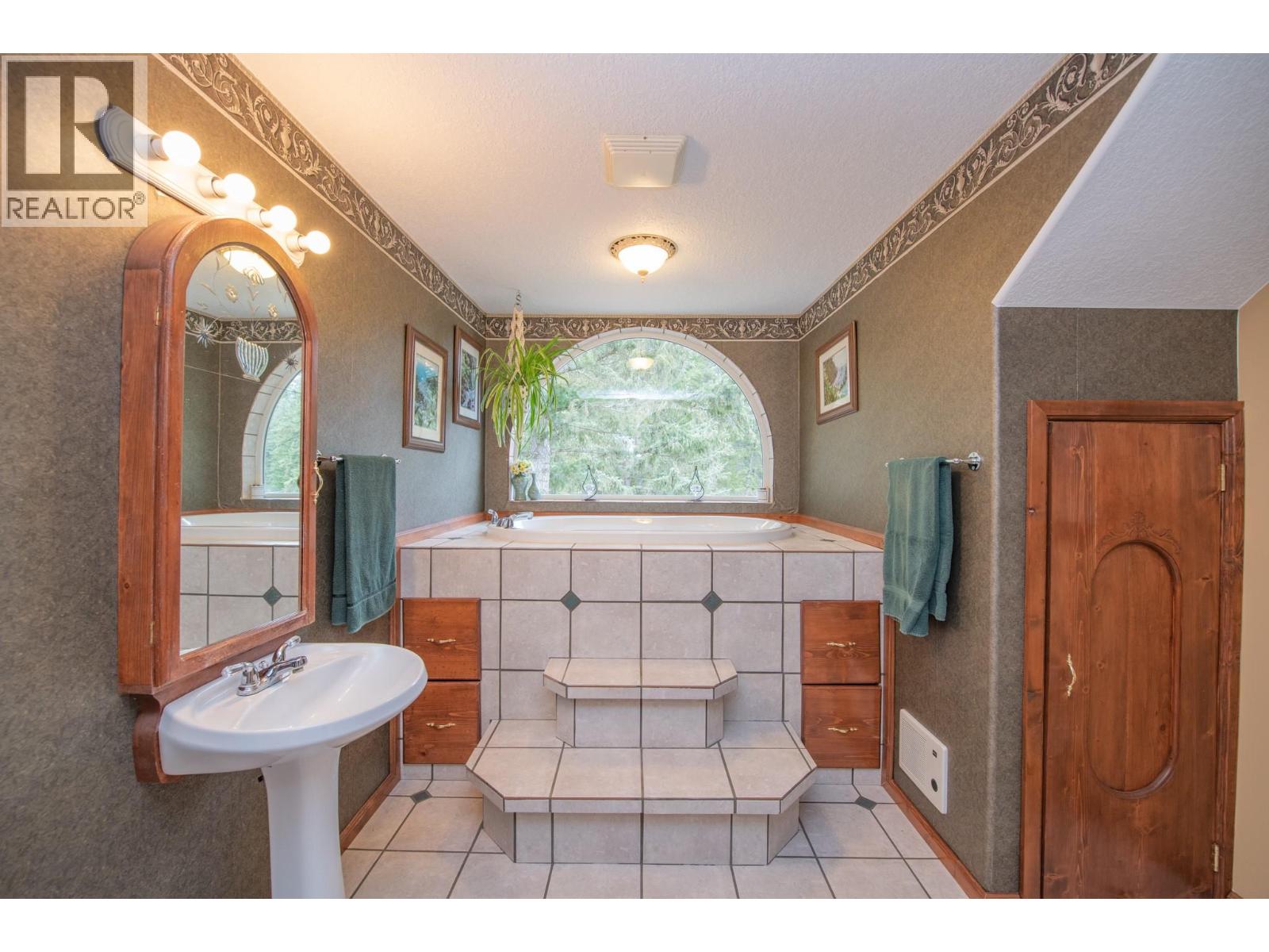 157 Harris Creek Road, Lumby