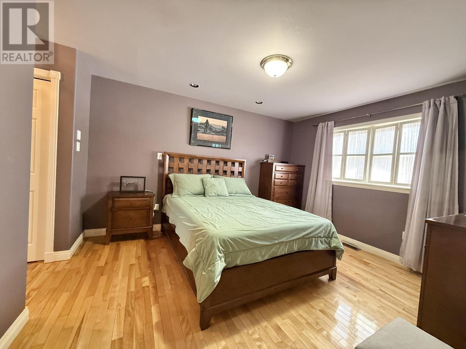 1608 Rattenbury Road - 32