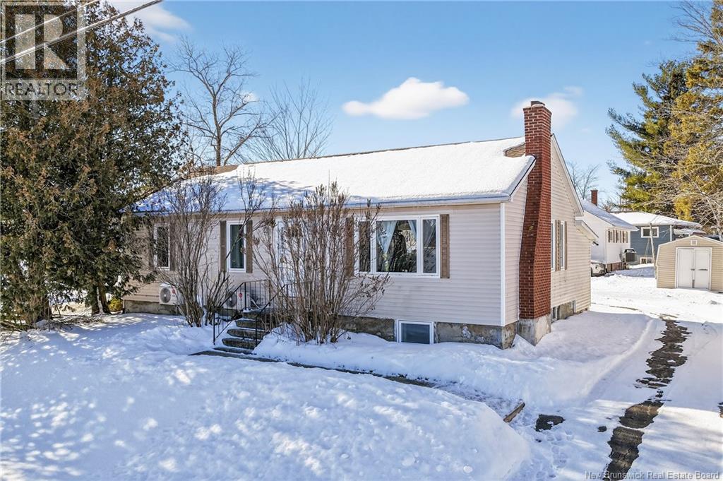 34 LYNWOOD DRIVE - 1