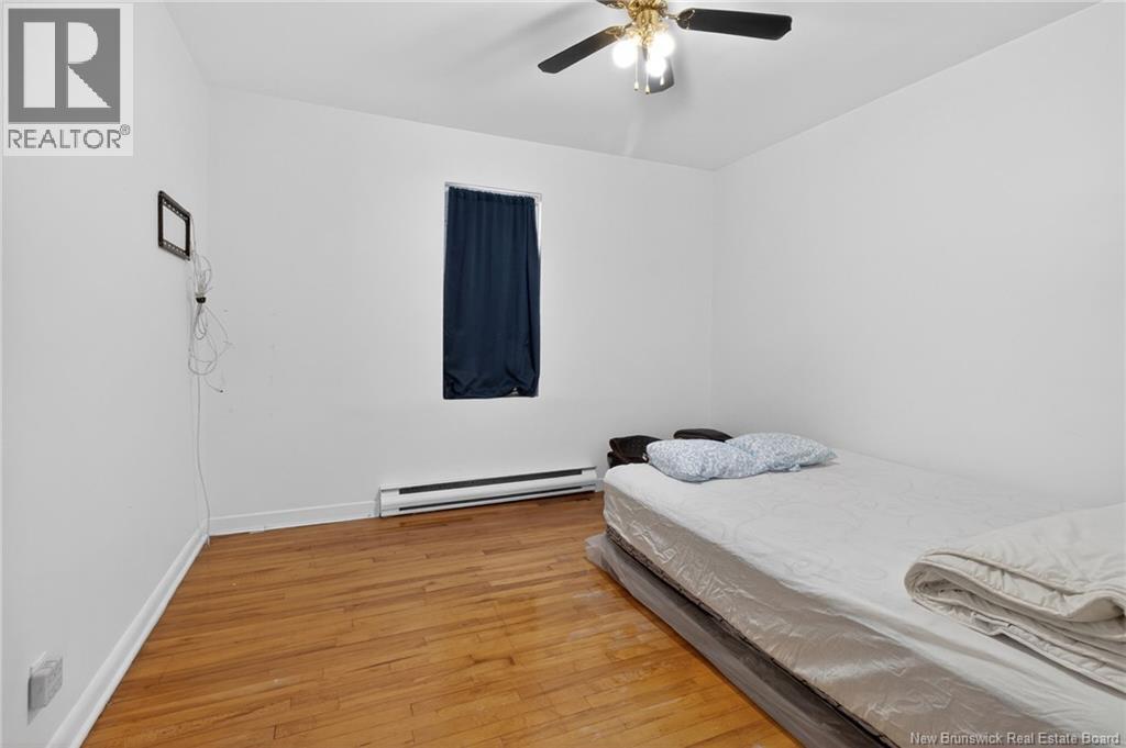 34 LYNWOOD DRIVE - 13