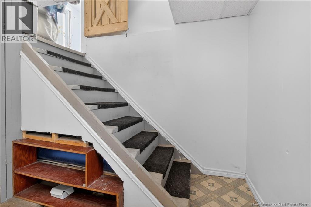 34 LYNWOOD DRIVE - 18