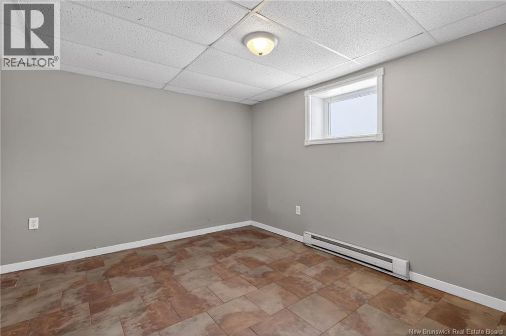 34 LYNWOOD DRIVE - 24