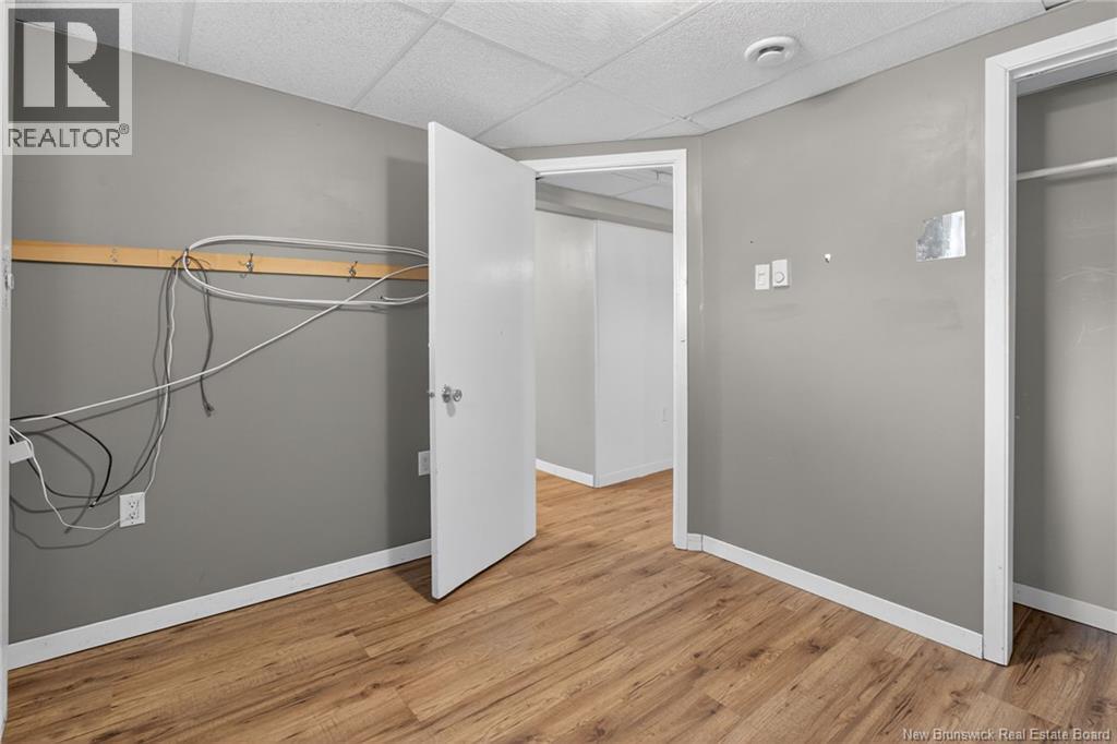34 LYNWOOD DRIVE - 27