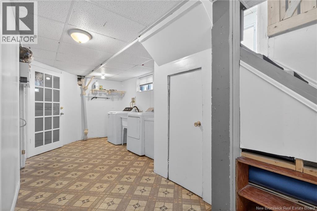 34 LYNWOOD DRIVE - 30
