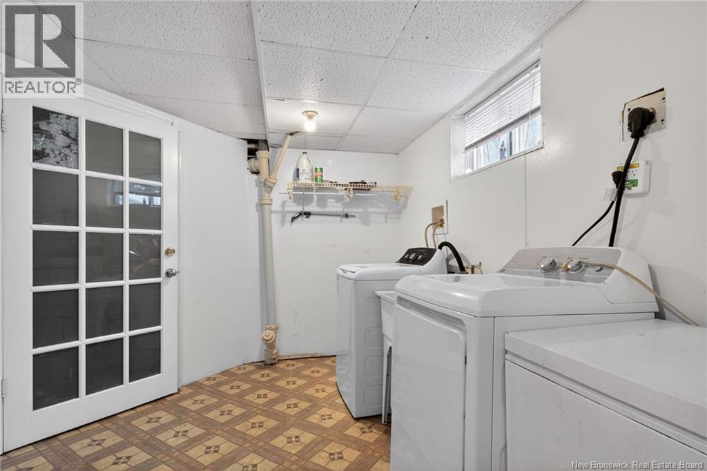 34 LYNWOOD DRIVE - 31