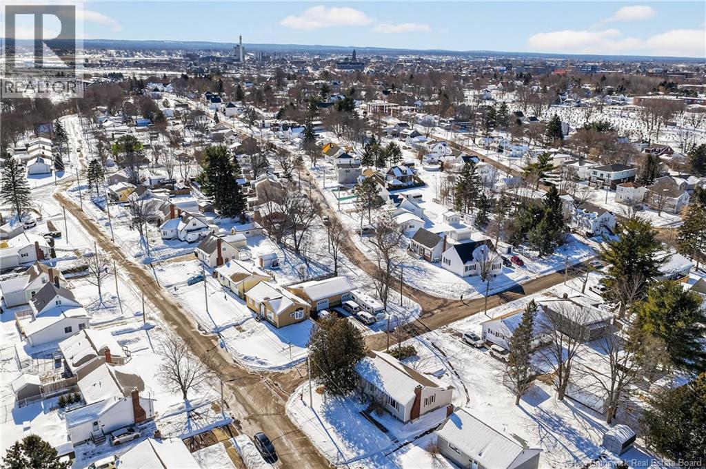 34 LYNWOOD DRIVE - 44