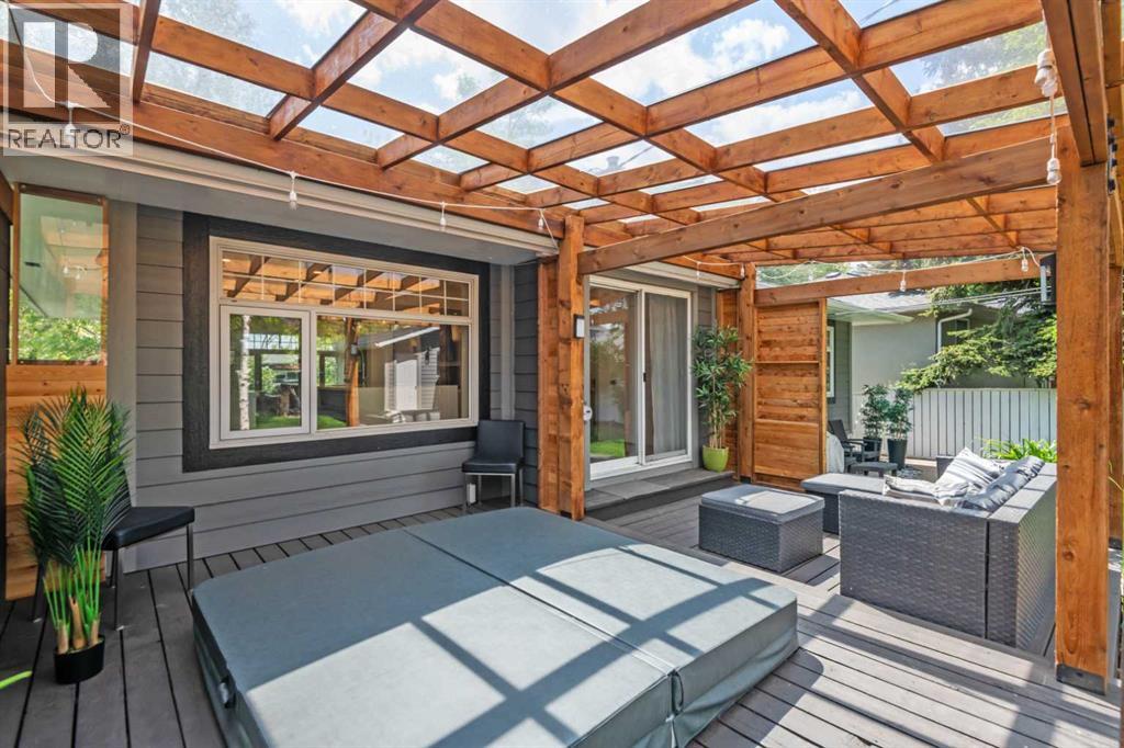 Single Family House for Sale in Upper Level  Kilkenny Road SW Killarney/Glengarry Calgary 