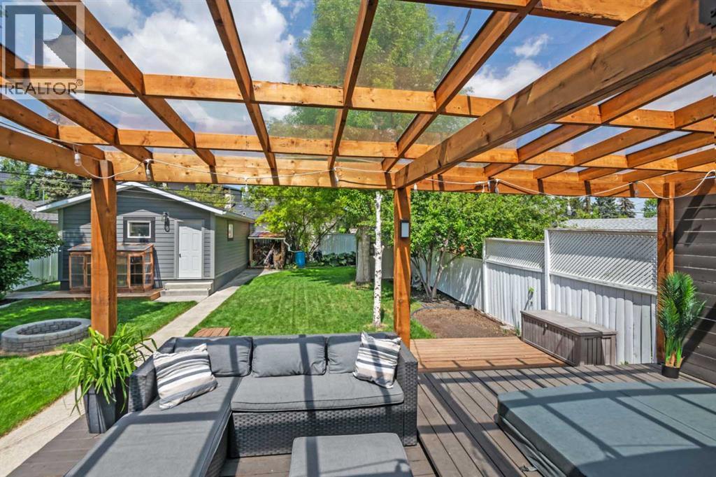 Single Family House for Sale in Upper Level  Kilkenny Road SW Killarney/Glengarry Calgary 