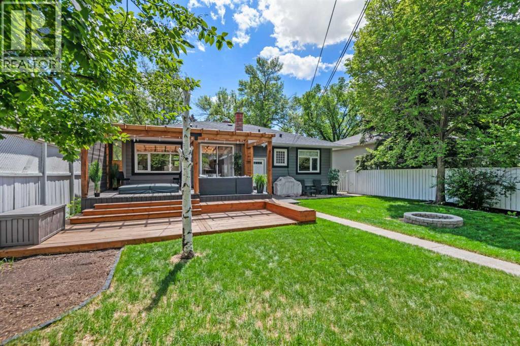 Single Family House for Sale in Upper Level  Kilkenny Road SW Killarney/Glengarry Calgary 