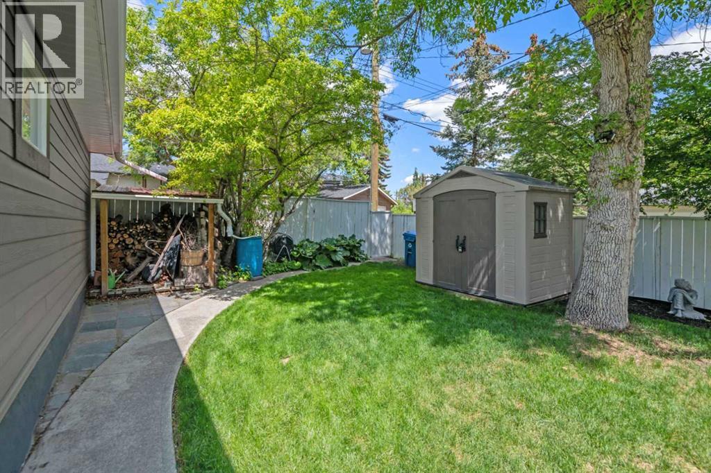Single Family House for Sale in Upper Level  Kilkenny Road SW Killarney/Glengarry Calgary 