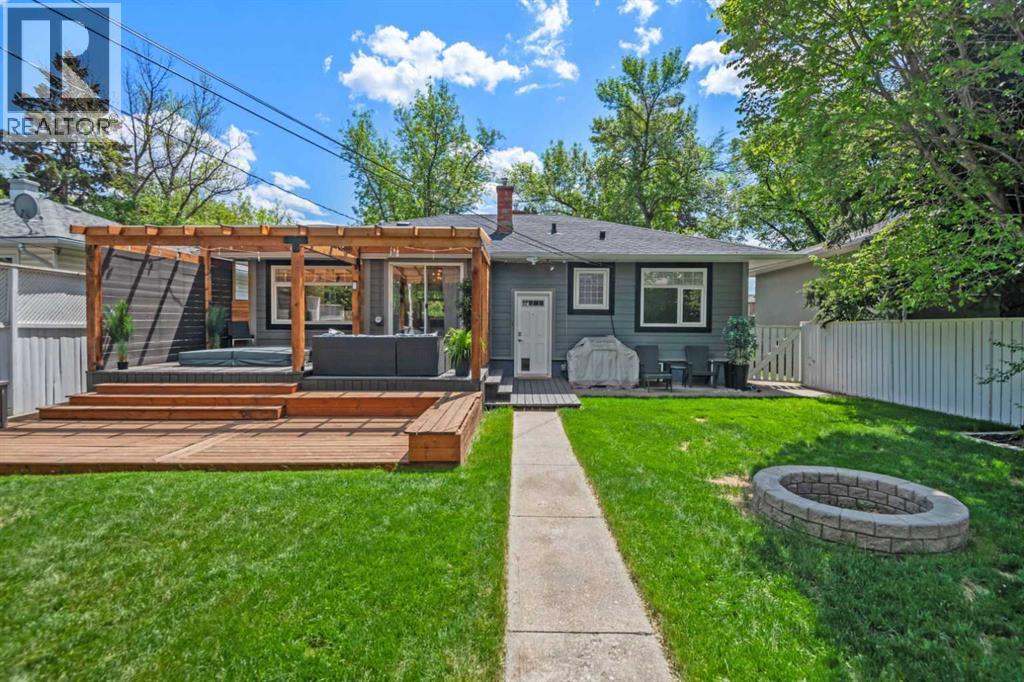 Single Family House for Sale in Upper Level  Kilkenny Road SW Killarney/Glengarry Calgary 