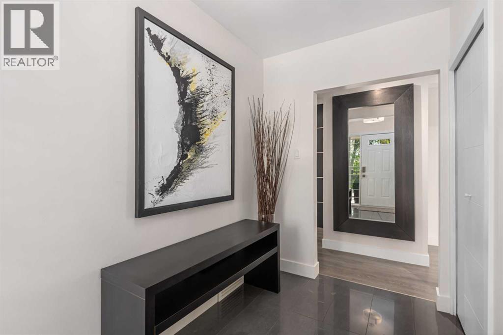 Single Family House for Sale in Upper Level  Kilkenny Road SW Killarney/Glengarry Calgary 