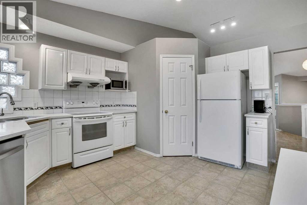 Single Family House Bi-level for Sale in  Citadel Gardens NW Citadel Calgary 