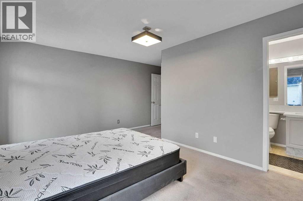 Single Family House Bi-level for Sale in  Citadel Gardens NW Citadel Calgary 