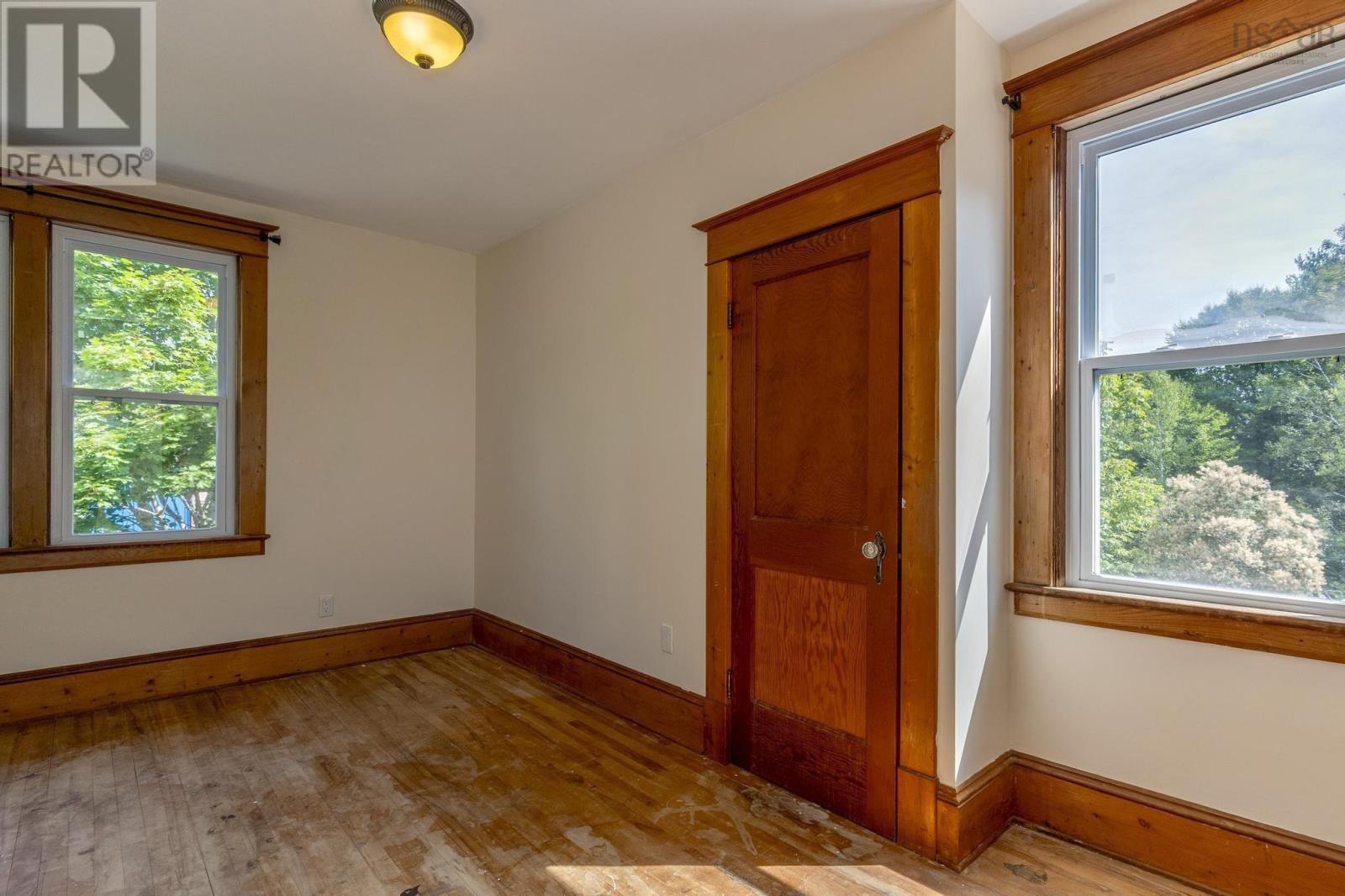 Property 26 of 50 of 63 Croft Road