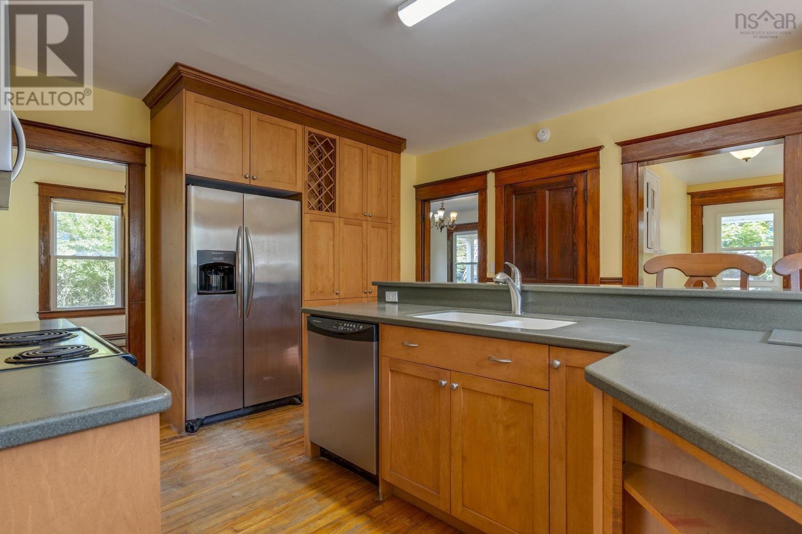 Property 9 of 50 of 63 Croft Road