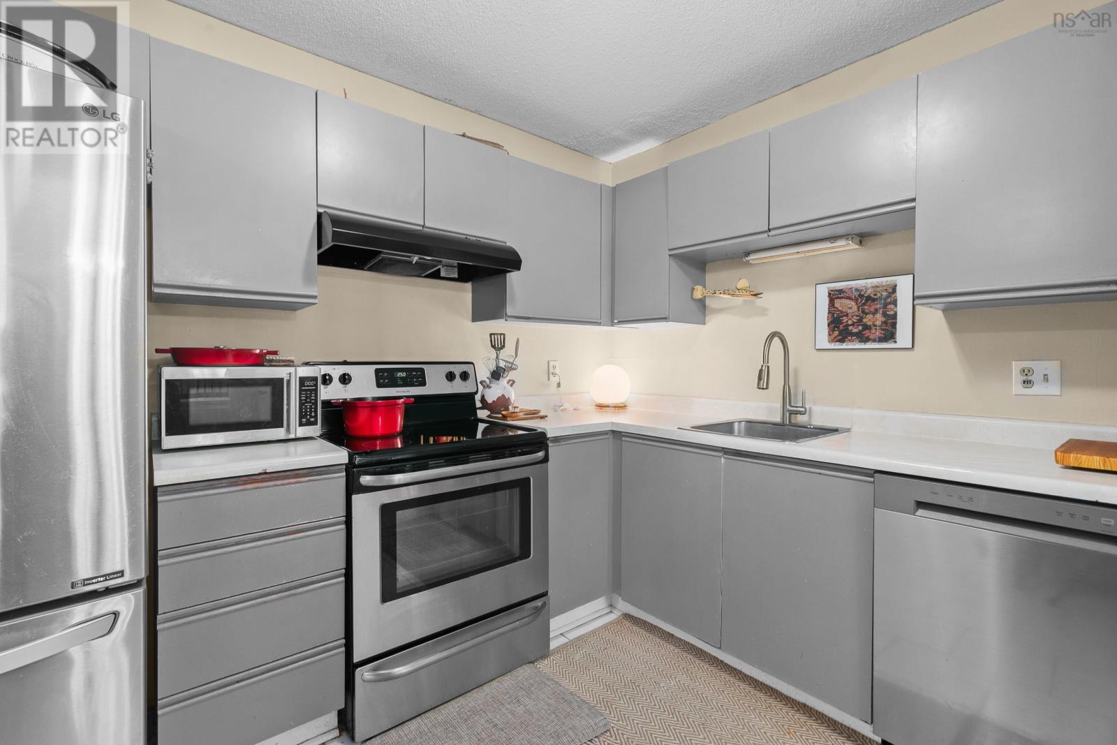 Property 8 of 26 of 211 12 Spinnaker Drive