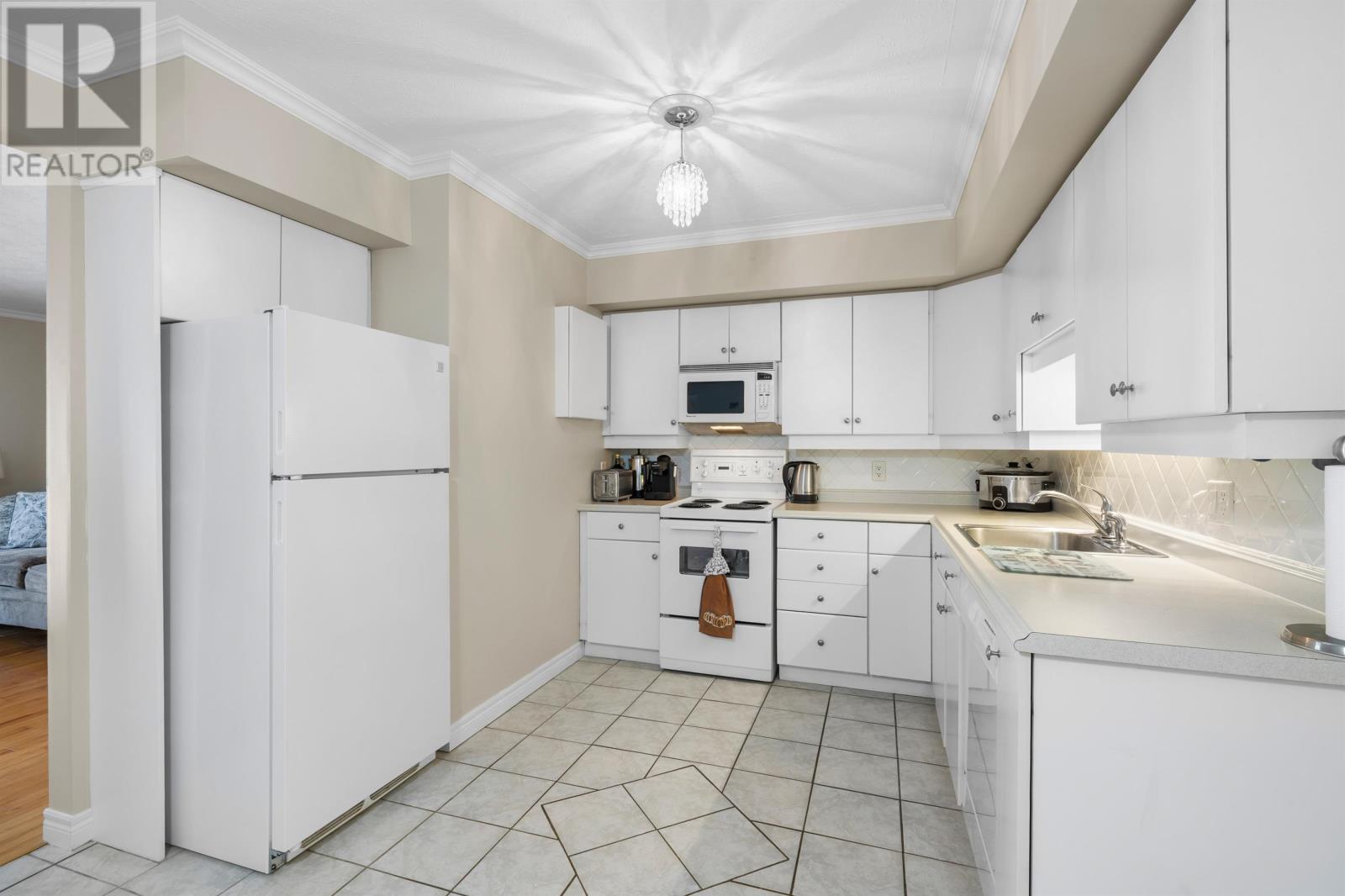 8-152 MAYPOINT ROAD - 10