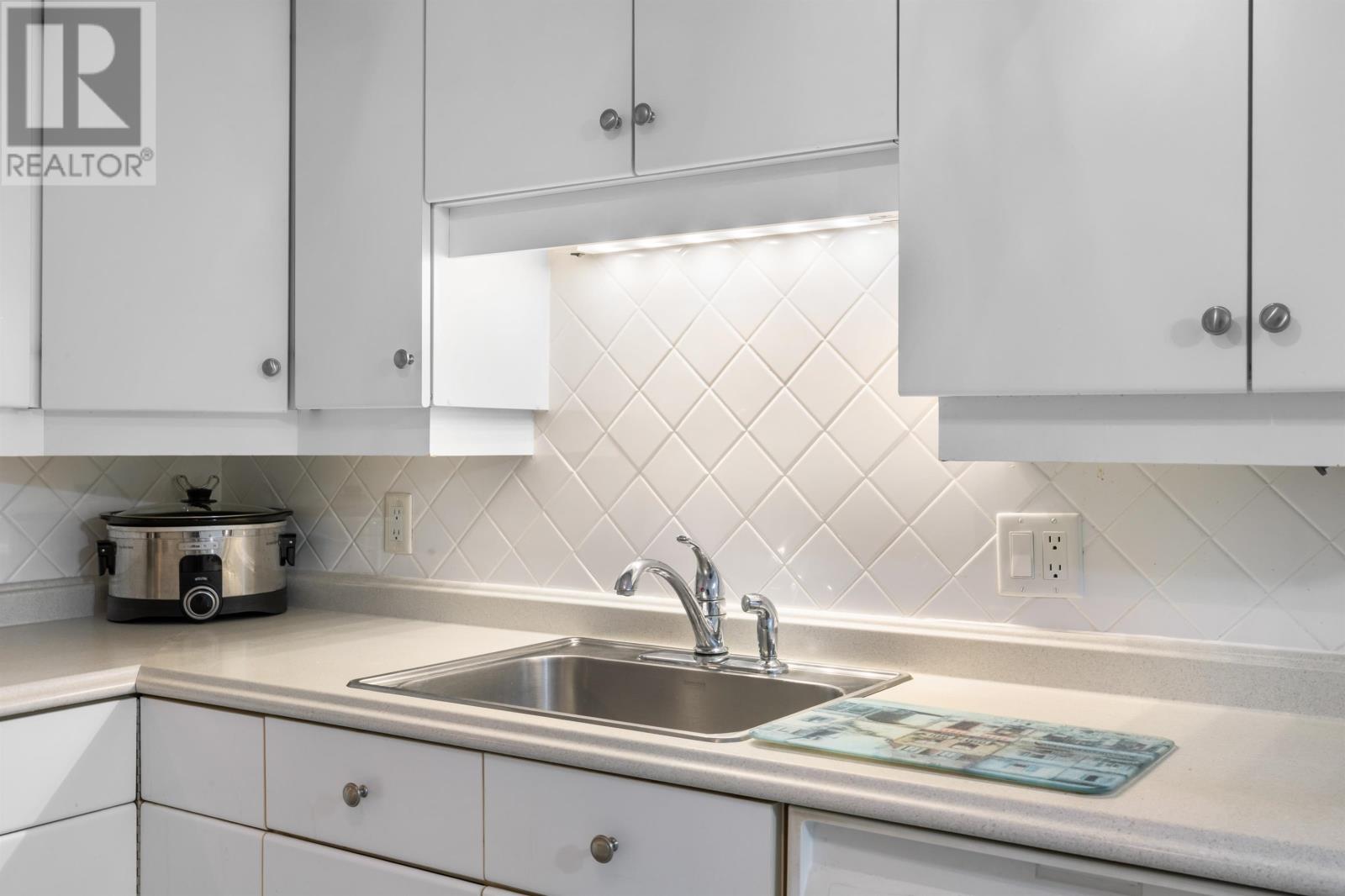 8-152 MAYPOINT ROAD - 12