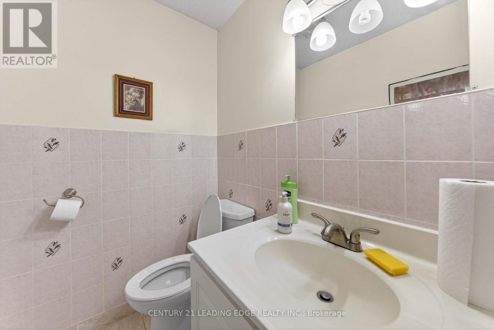 36 LAWNMERE CRESCENT - 22