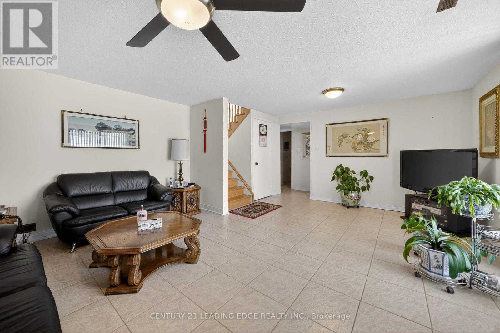 36 LAWNMERE CRESCENT - 18