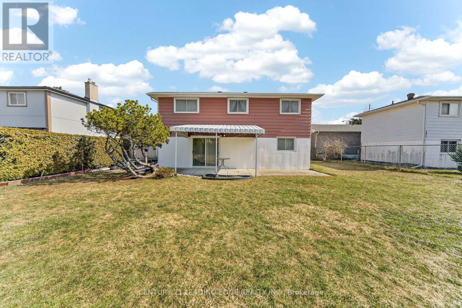 36 LAWNMERE CRESCENT - 36