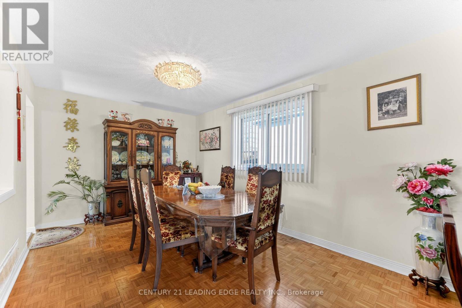 36 LAWNMERE CRESCENT - 8
