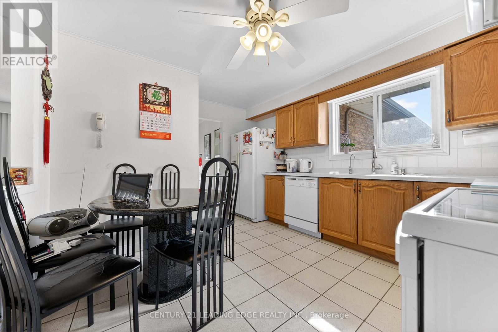 36 LAWNMERE CRESCENT - 6