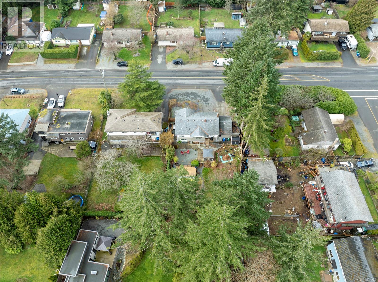 3224 UPLANDS DR - 35