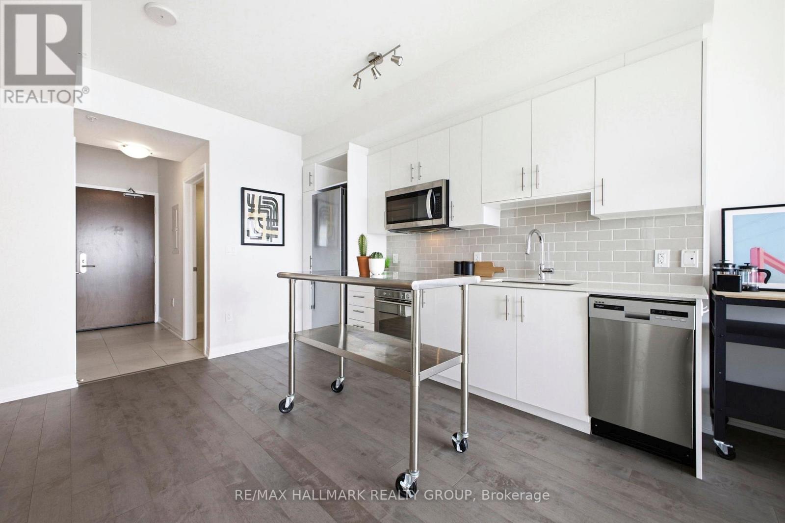 #3703 805 CARLING AVENUE - 17