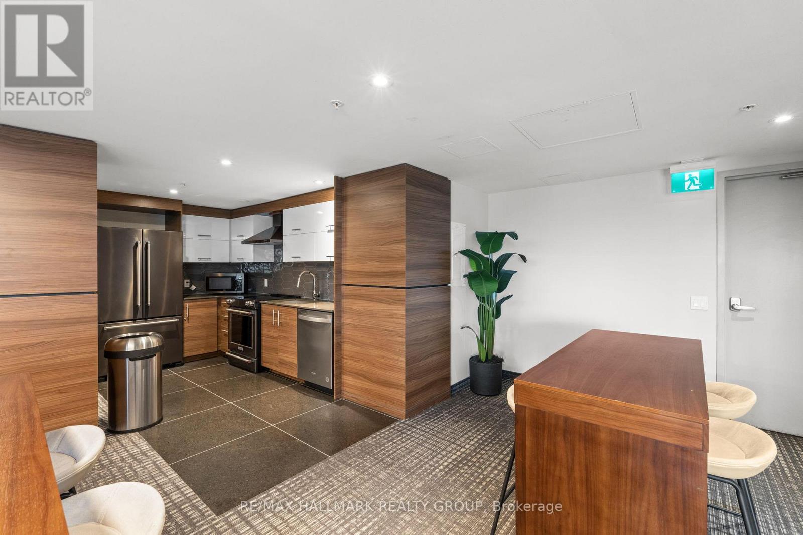 #3703 805 CARLING AVENUE - 32