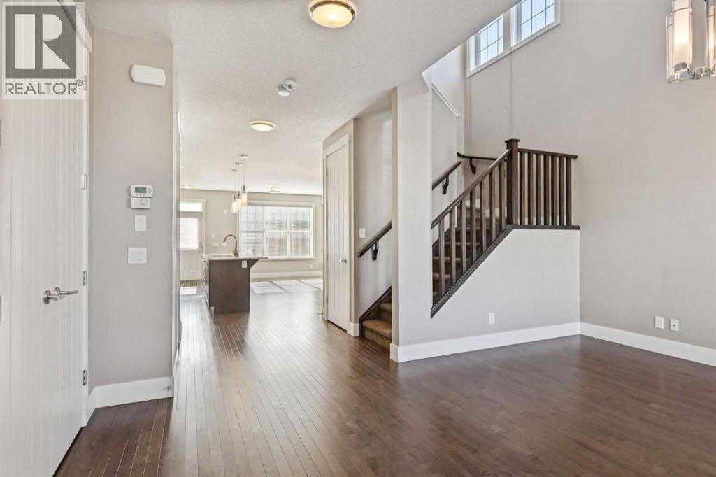 Single Family House for Sale in  Quarry Park Boulevard SE Douglasdale/Glen Calgary 