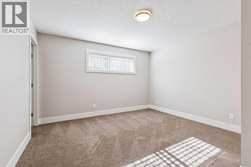 Single Family House for Sale in  Quarry Park Boulevard SE Douglasdale/Glen Calgary 