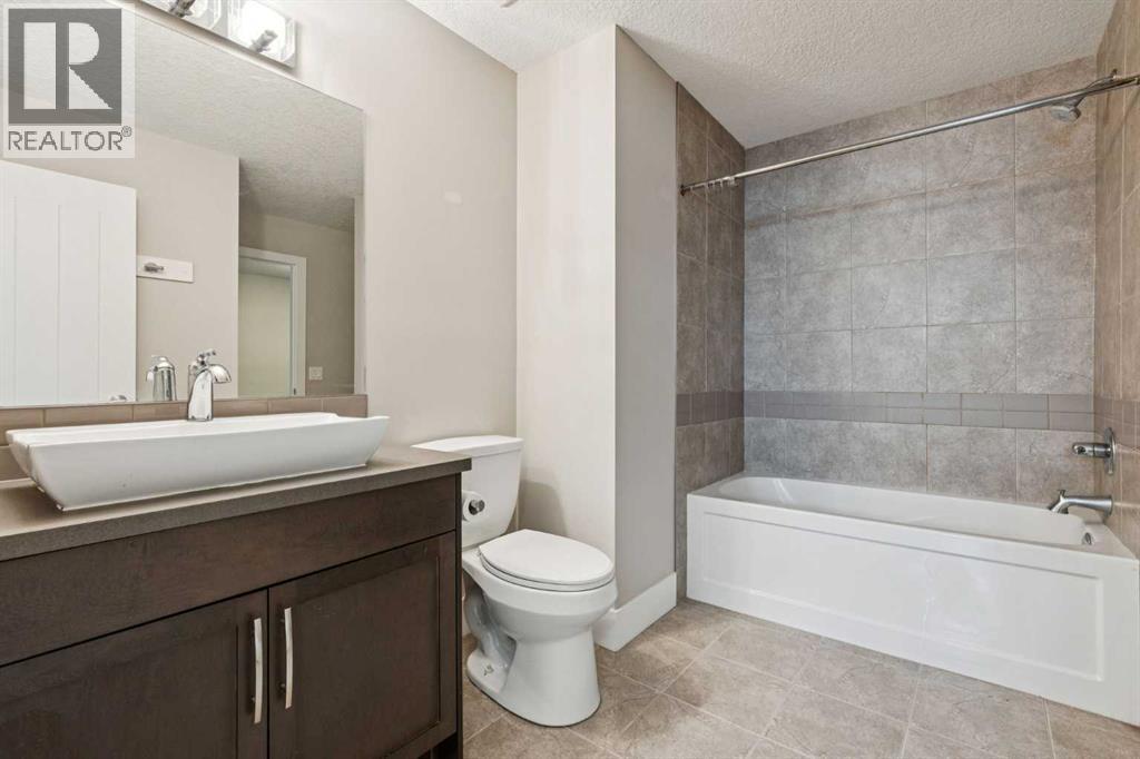 Single Family House for Sale in  Quarry Park Boulevard SE Douglasdale/Glen Calgary 