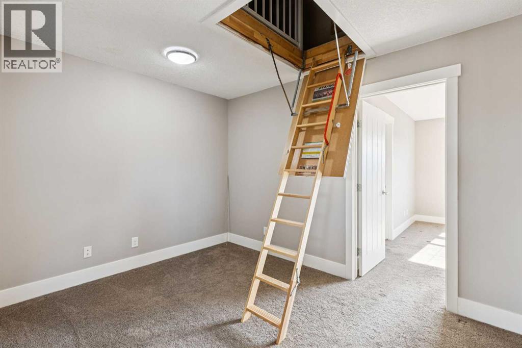 Single Family House for Sale in  Quarry Park Boulevard SE Douglasdale/Glen Calgary 