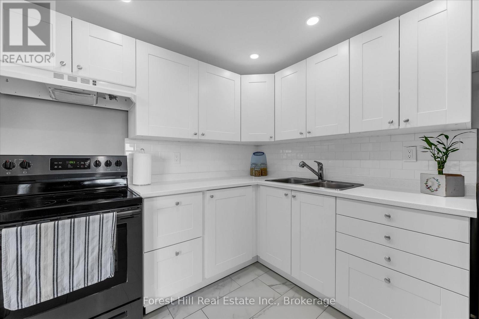 #502 20 SPEERS ROAD - 10