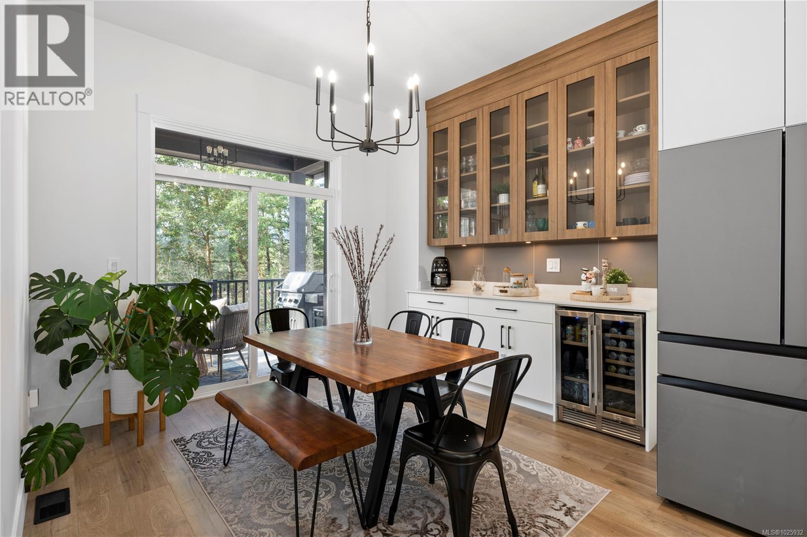 984 HARBOUR VIEW ST - 6